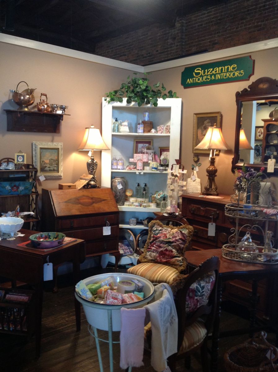 Suzann Antiques and Interioirs